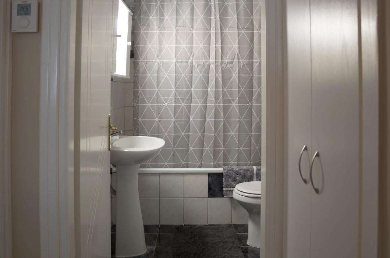 Silene Luxury Apartment Néa Péramos Eksteriør billede