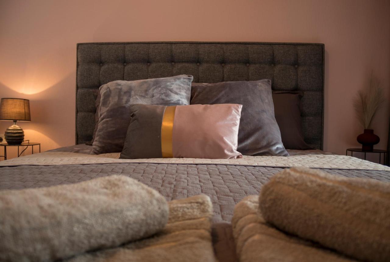 Silene Luxury Apartment Néa Péramos Eksteriør billede